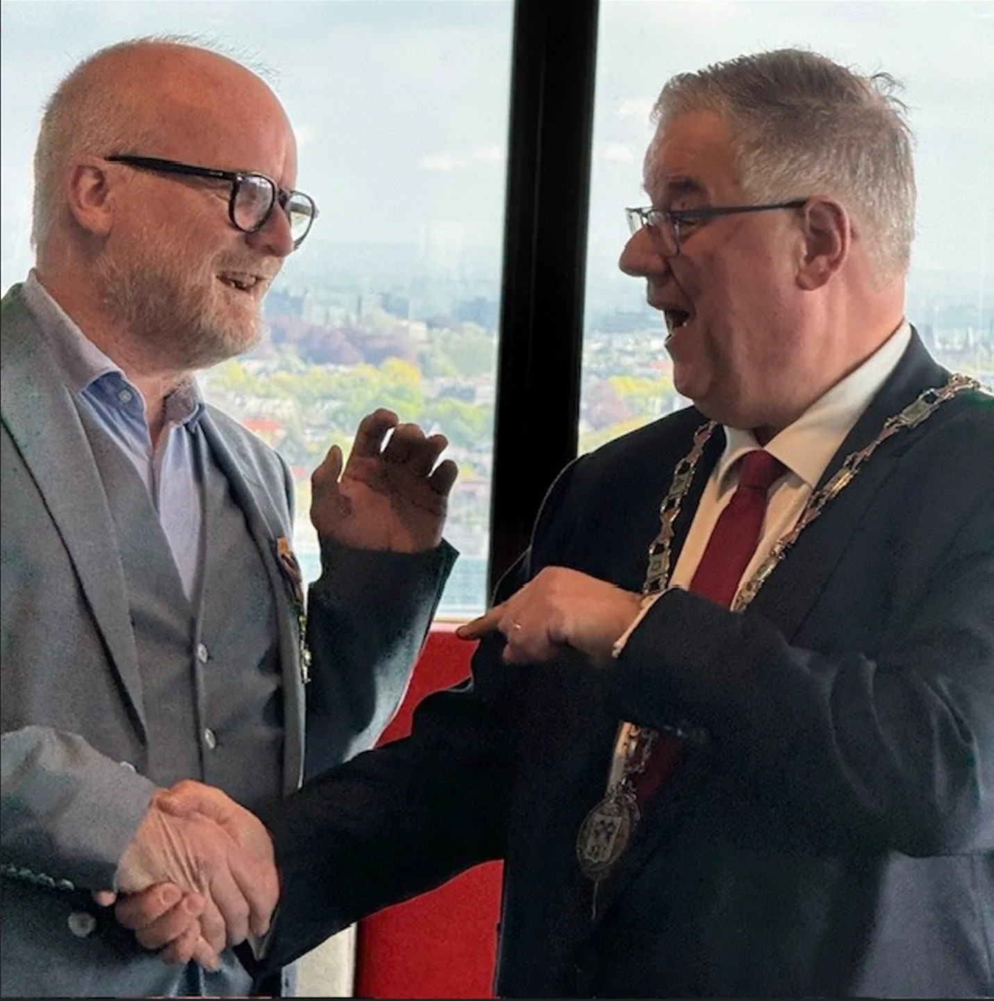 Marc van Oostendorp officier in de Orde van Oranje-Nassau